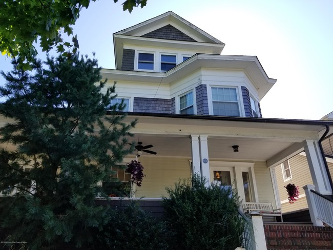 Building Photo - 604 3rd Ave