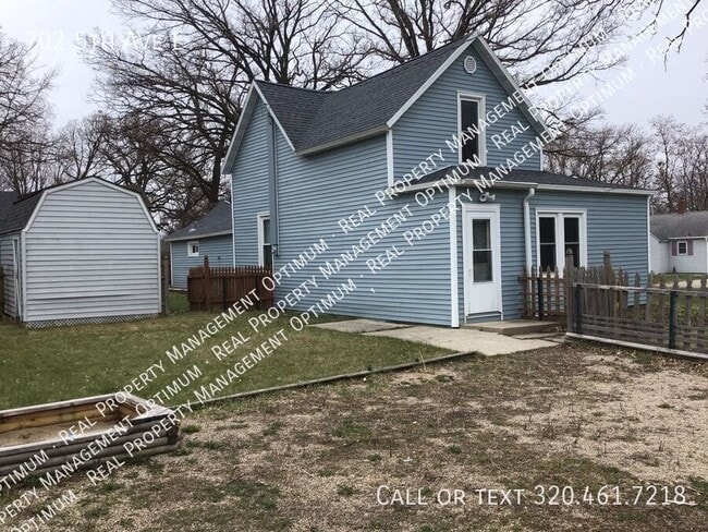 Building Photo - 702 5th Ave E
