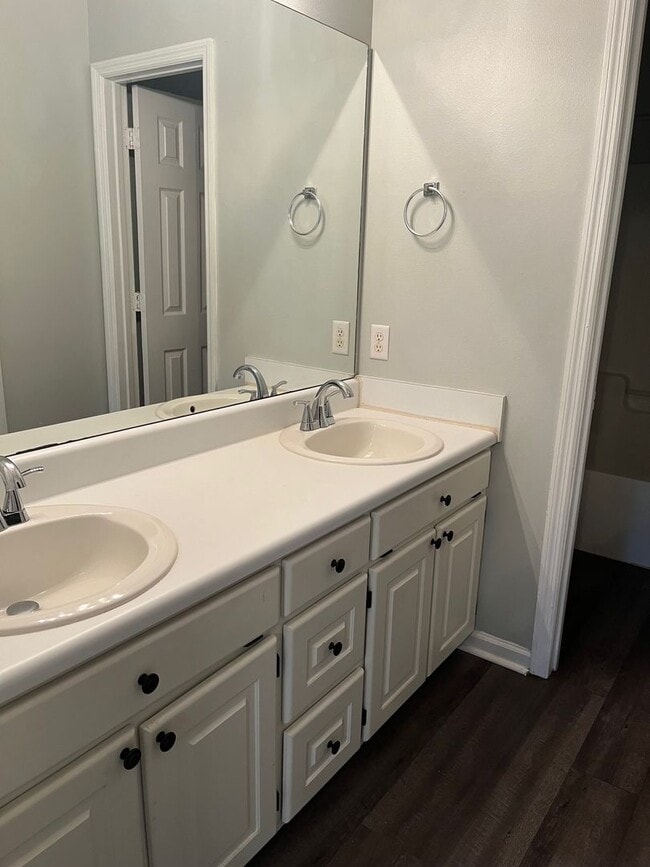 Building Photo - 242 Mayfield Dr