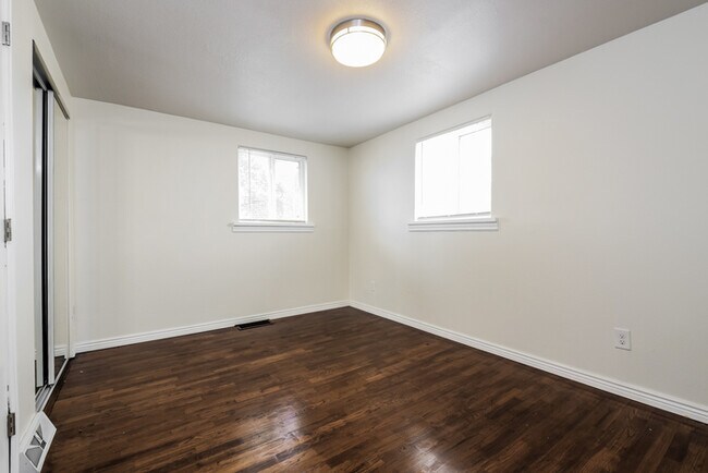 Foto del edificio - $250 ADMIN FEE WAIVED!!  Spacious 2-Bedroo...