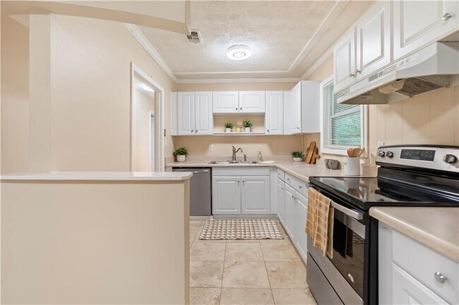 Building Photo - 4652 Patrick Dr