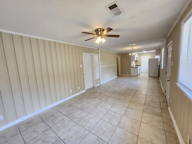 Building Photo - 8009 Beaver Cir