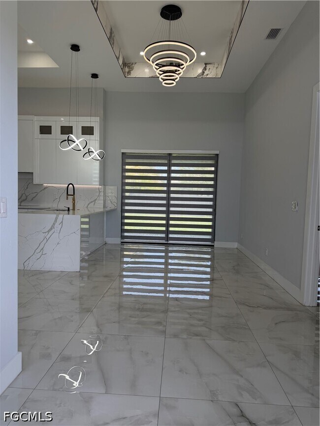 Foto del edificio - 221 SW 25th Ave