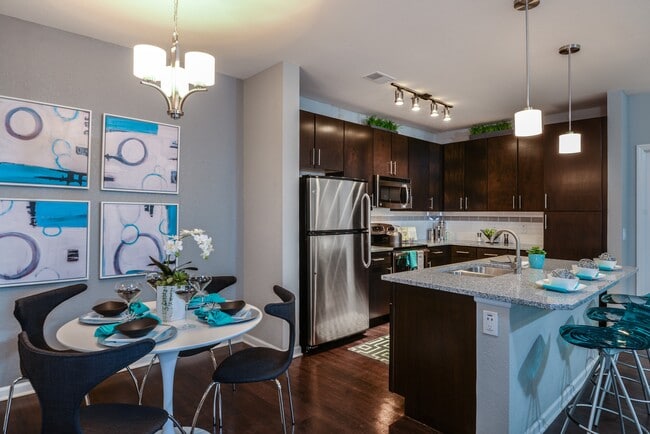 Building Photo - Epic at Gateway