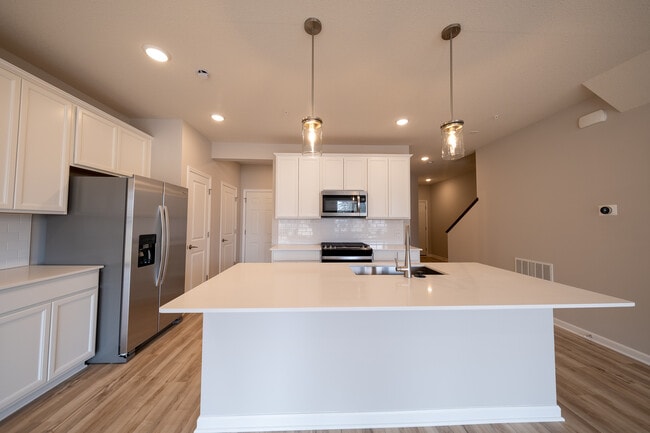 Building Photo - 6269 Larkspur Ln