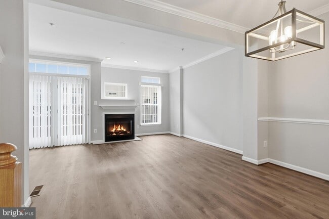 Building Photo - 986 Harrison Cir
