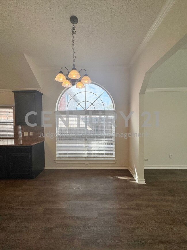 Foto del edificio - Beautiful 4/2/2 On Corner Lot For Rent in ...