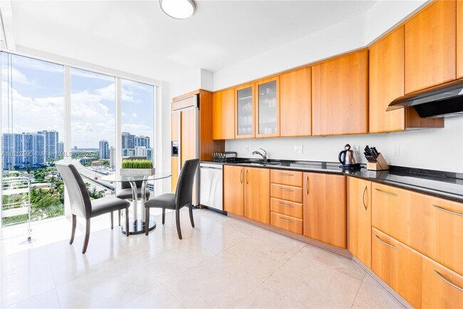 Foto del edificio - 19111 Collins Ave
