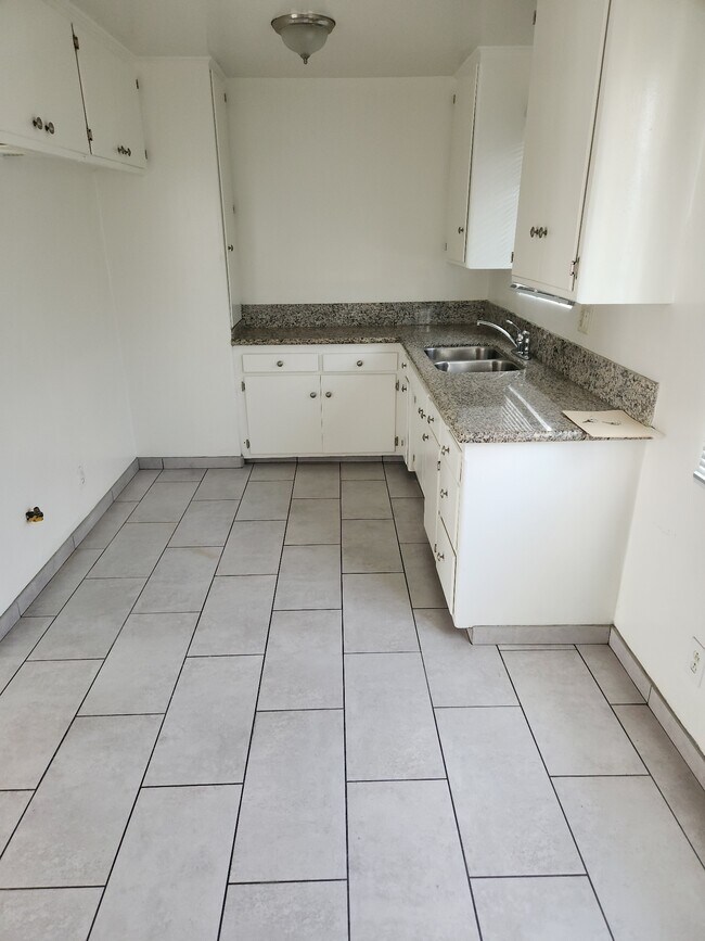 Foto del edificio - 4888 Pinafore St