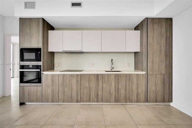 Foto del edificio - 2900 NE 7th Ave