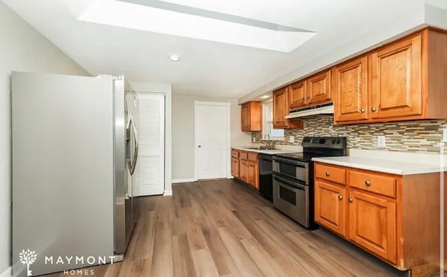 Foto del edificio - 333 Brownstone Dr
