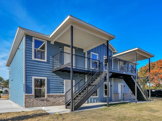 Foto del edificio - Brand New Fourplex