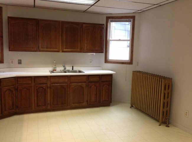 1826 E Superior St Unit 1 Duluth Mn 55812 Apartment For Rent