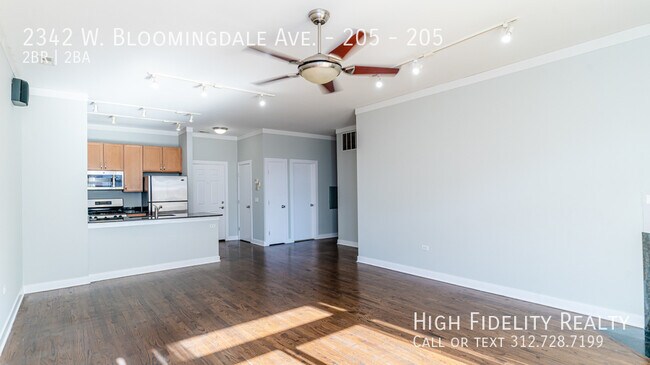 Foto del edificio - 2342 W Bloomingdale Ave