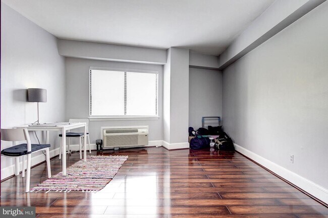 Foto del edificio - 1825 T St NW