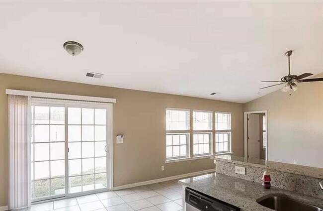 Building Photo - 2103 Cool Springs Ct