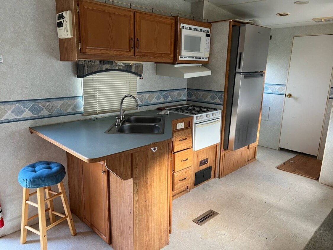 1819 Co Rd 1001, Pearsall, TX 78061 House Rental in Pearsall, TX