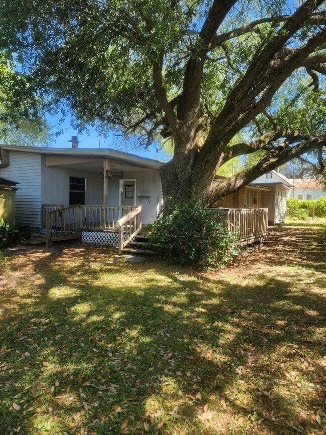 Building Photo - 5670 Lauramore Rd