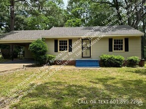 Building Photo - 3258 Meadow Ln