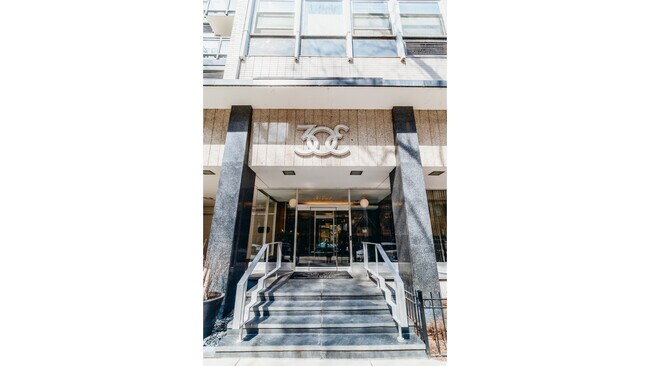 Building Photo - 30 E Elm St