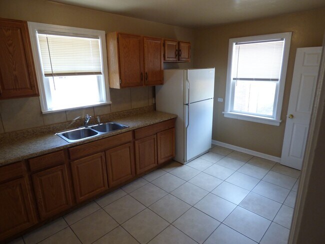 Foto del edificio - CHARMING RANCH STYLE HOME IN ELYRIA-SWANSE...