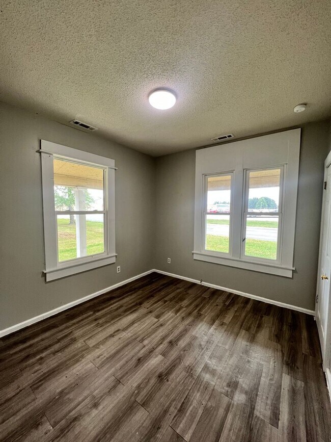 Foto del edificio - House Available for Rent in Mt Vernon!