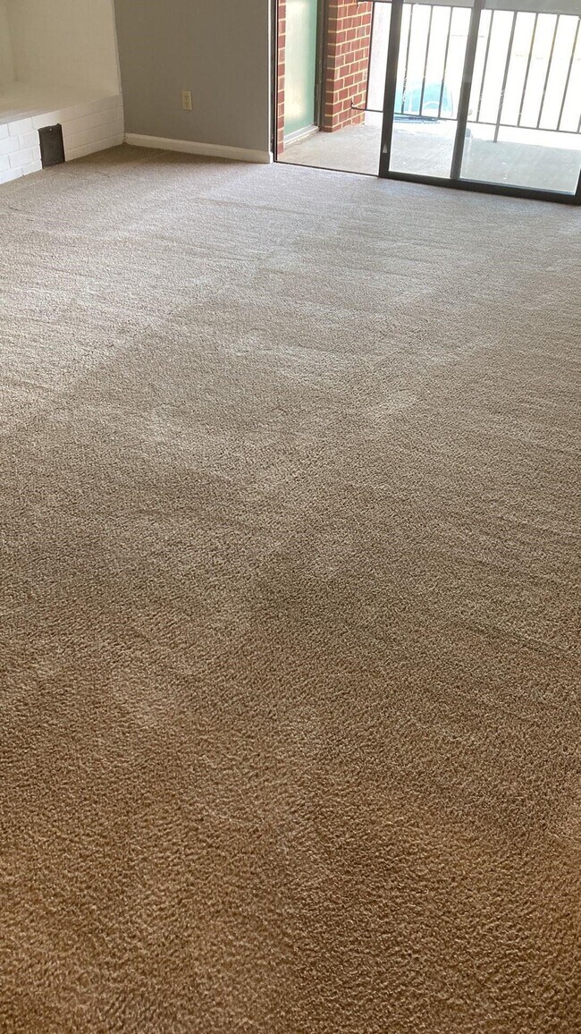 Building Photo - 1010 Blue Ridge Dr