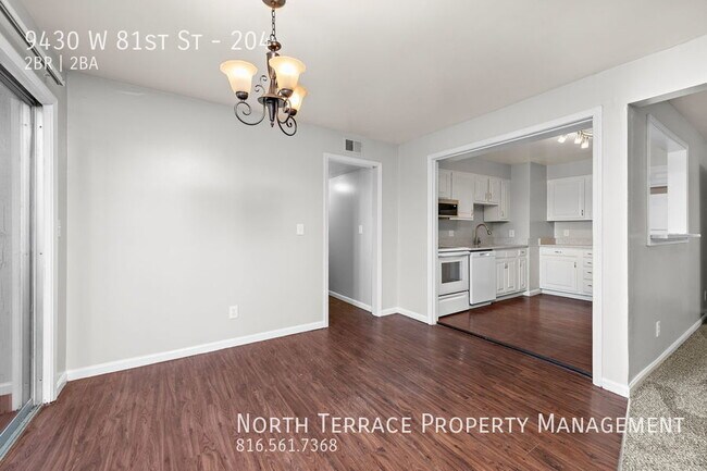 Foto del edificio - Remodeled 2BR in Prime Overland Park Location