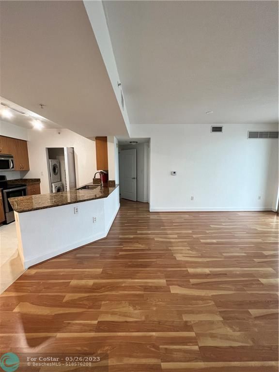 Foto del edificio - 1830 Radius Dr