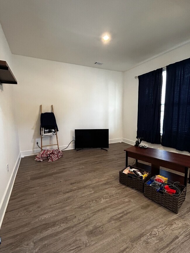 Building Photo - Home in Woodruff
