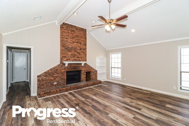 Foto del edificio - 5642 Crievewood Dr