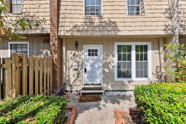 Building Photo - 6425 Woodstone Ter