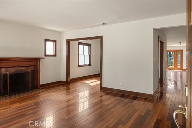 Building Photo - 959 N Chester Ave