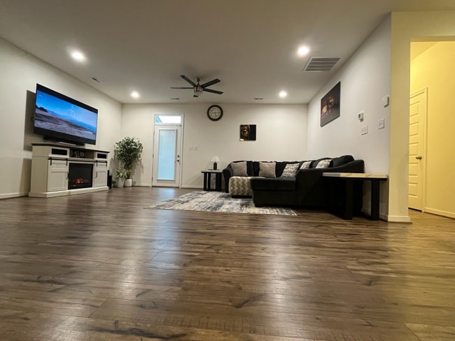 Building Photo - 4002 Carrie Ml Xing