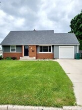 Building Photo - W158N9026 Charles Dr