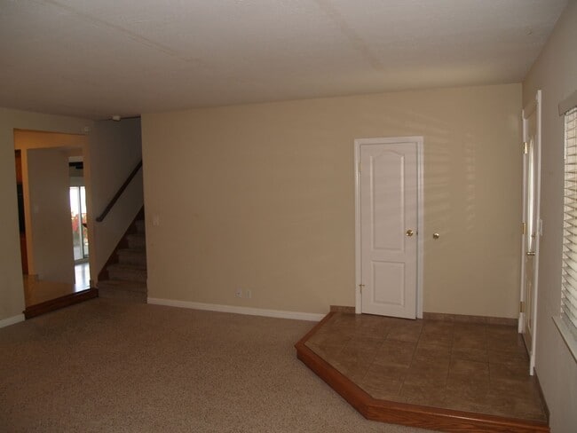 Foto del edificio - RENT WILL BE $3950 THROUGH MAY 2026!