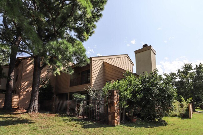 Building Photo - Beautiful Gated Community With Corner Lot ...