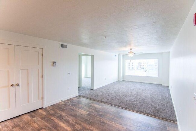 Building Photo - 533 S 850 E