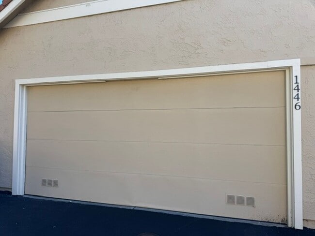 Building Photo - 2 story townhome with attached garage & no shared walls! Move in ready!