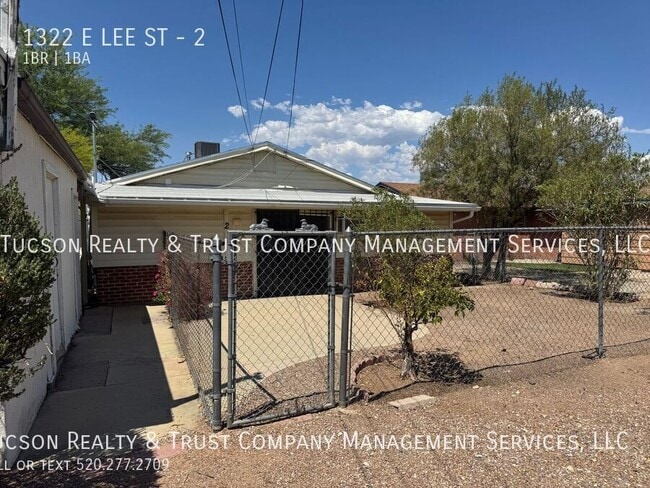 Building Photo - 1322 E Lee St