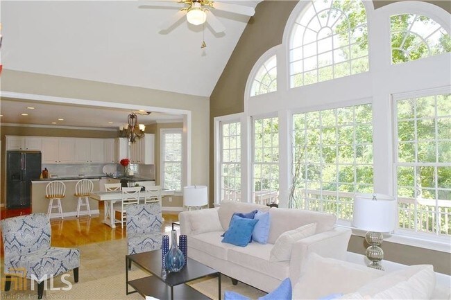 Foto del edificio - 4284 Bishop Lake Rd