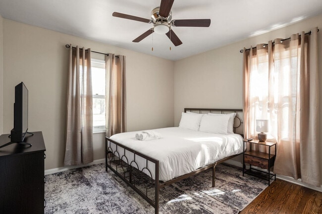 Foto del edificio - 2307 E 65th St