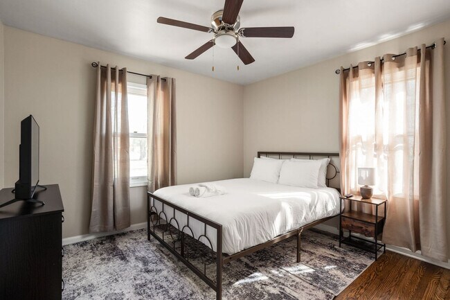 Foto del edificio - 2307 E 65th St