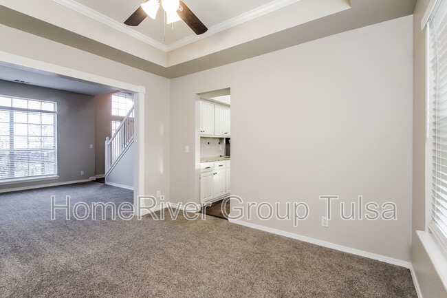 Building Photo - 820 N Willow Ave