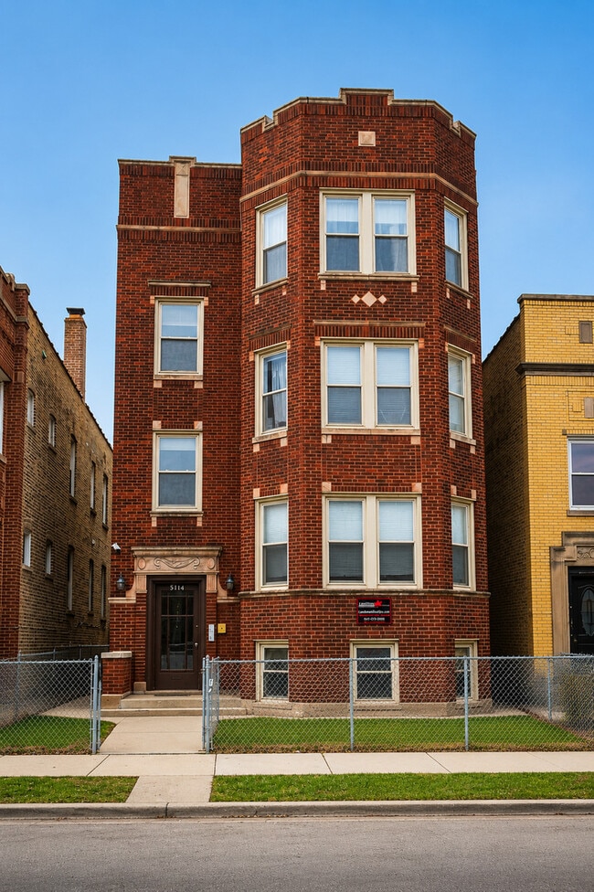 Building Photo - 5114 N Kimball Ave
