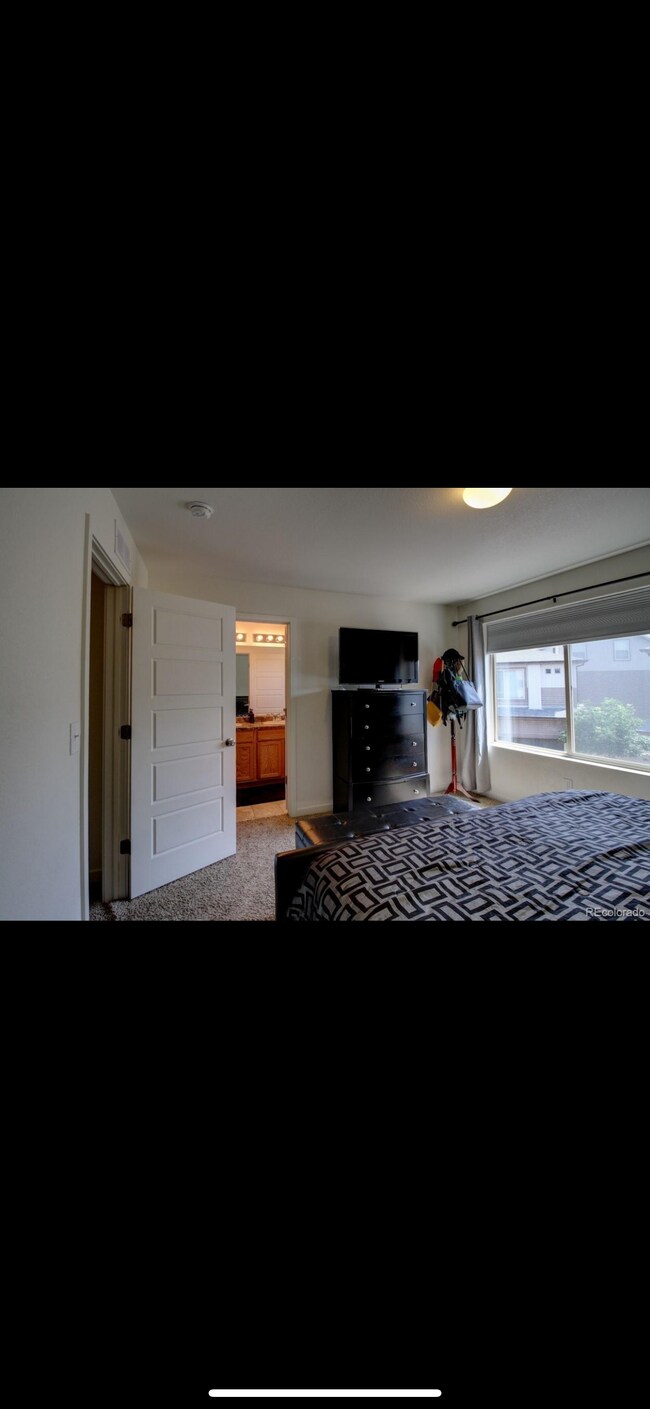 Foto del edificio - 18601 E 50th Pl