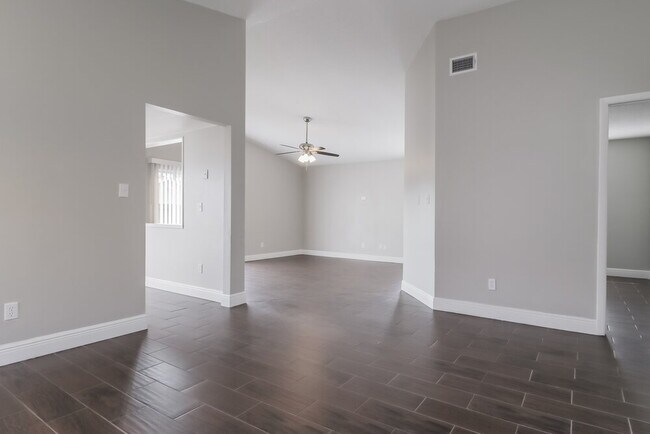 Foto del edificio - 1277 Rising Sun Blvd