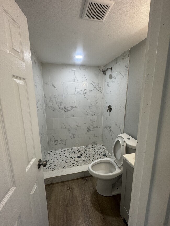 Foto del edificio - 207 Milton Rd