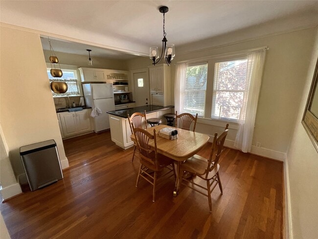 Building Photo - 1604 Castle Ct