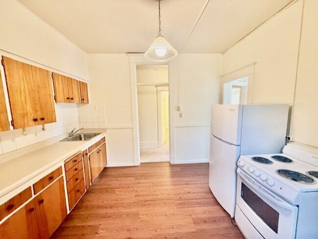 Building Photo - 69 Etruria St